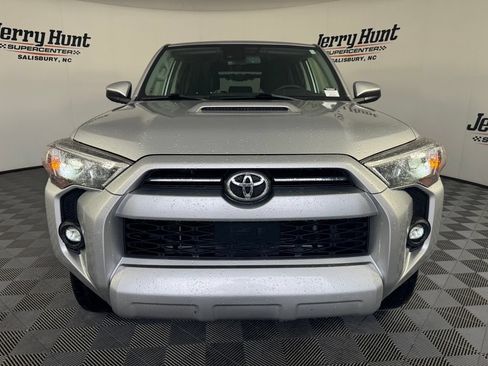 Used 2022 Toyota 4Runner TRD Off-Road AWD/4WD image 5