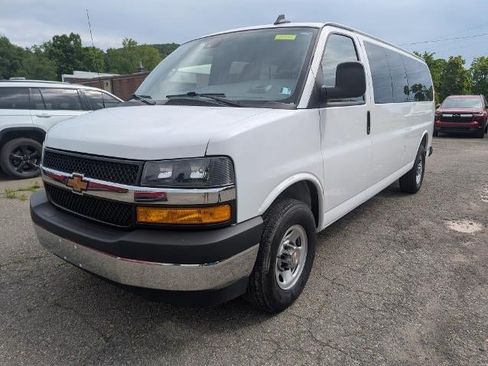 Used 2025 Chevrolet Express 3500 LT w/ LT Preferred Equipment Group RWD image 1