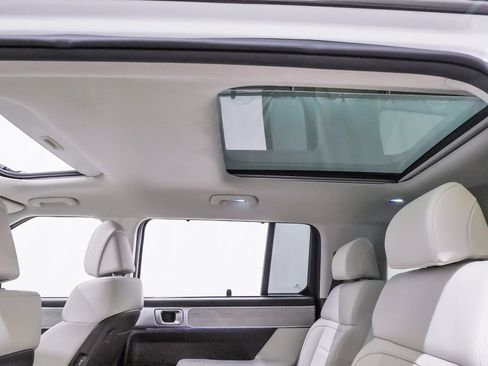 Used 2025 Hyundai Santa Fe Calligraphy image 13