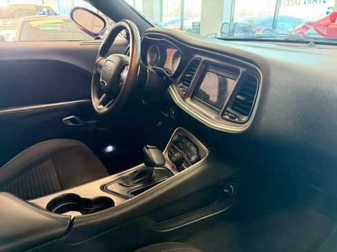 Used 2018 Dodge Challenger SXT w/ Super Sport Group (SS/T) image 28