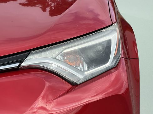 Used 2017 Toyota RAV4 XLE FWD image 27