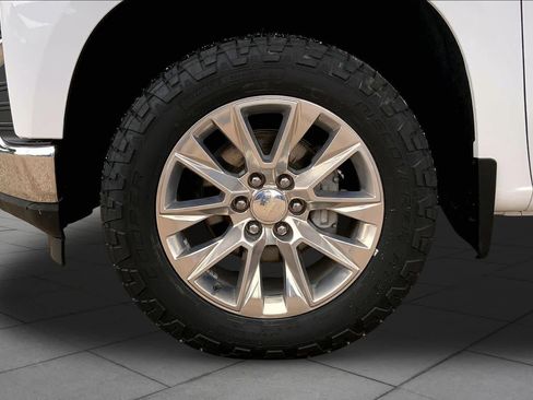 Used 2019 Chevrolet Silverado 1500 LTZ AWD/4WD image 11