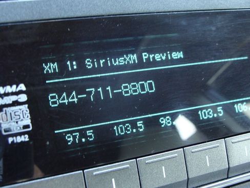 Used 2014 Toyota Sienna XLE FWD image 17