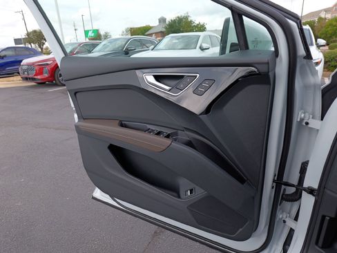 New 2026 Audi Q4 e-tron Premium Plus image 21