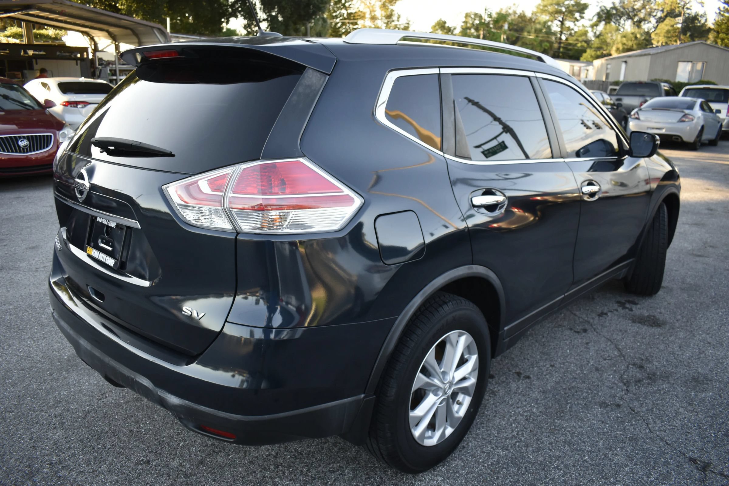 Used 2015 Nissan Rogue SV FWD image 7