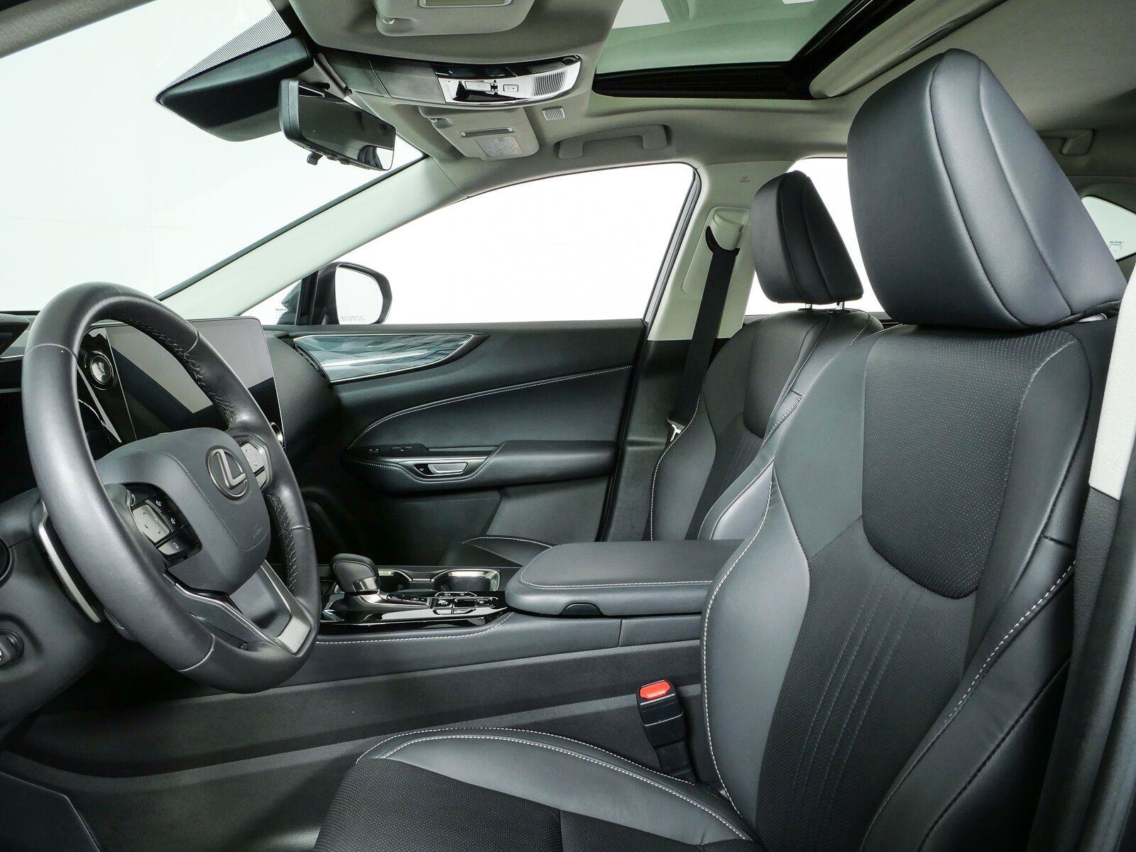 Used 2023 Lexus NX 350 AWD image 7