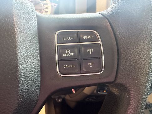Used 2015 RAM 1500 Express AWD/4WD image 15