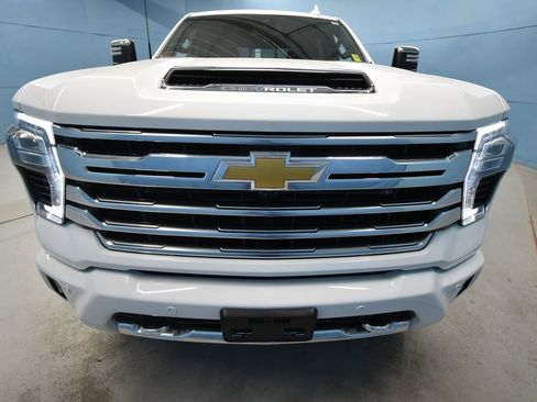 Used 2025 Chevrolet Silverado 2500 High Country image 24