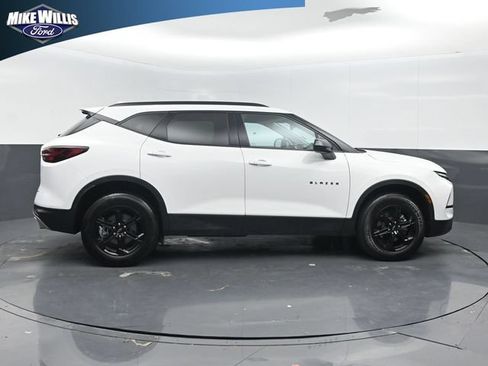 Used 2024 Chevrolet Blazer LT w/ Convenience Package FWD image 8