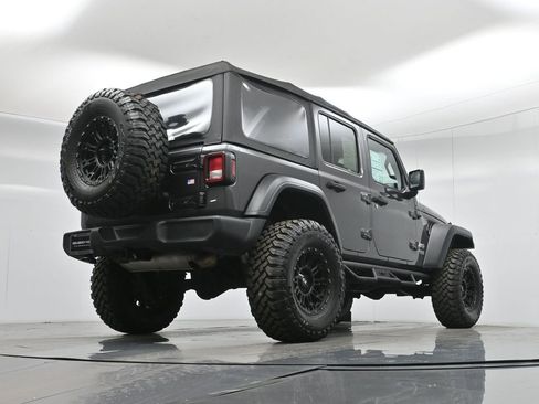 Used 2018 Jeep Wrangler Unlimited Sport image 45