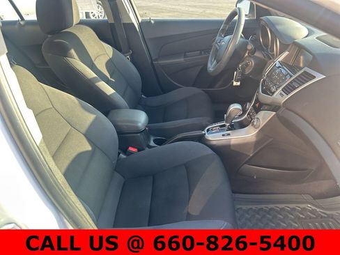 Used 2015 Chevrolet Cruze LT image 8