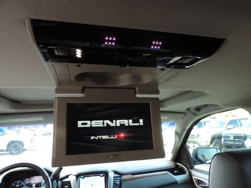 Used 2018 GMC Yukon Denali w/ Open Road Package RWD image 25
