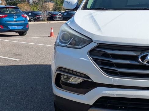 Used 2017 Hyundai Santa Fe Sport image 9