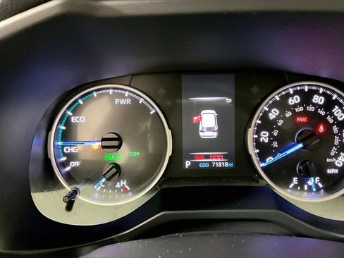 Used 2021 Toyota RAV4 XLE Premium image 13