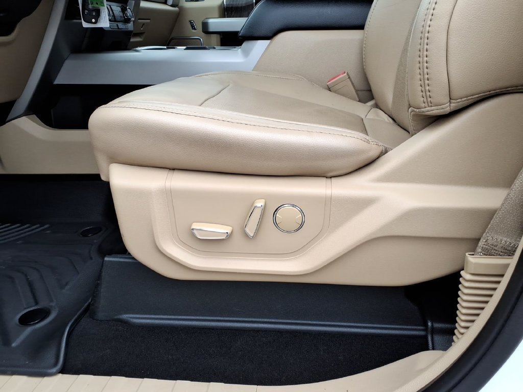 Used 2019 Ford F350 Lariat w/ Chrome Package RWD image 25