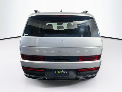 Used 2025 Hyundai Santa Fe SEL FWD image 7