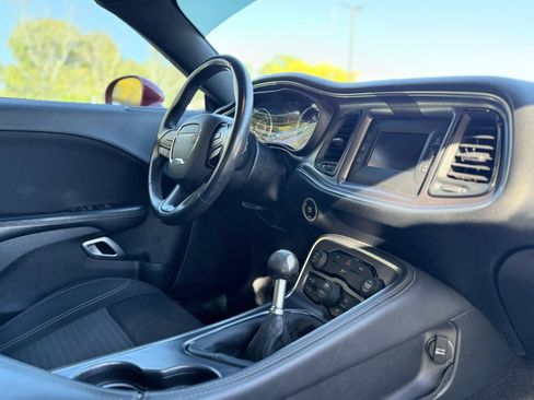 Used 2015 Dodge Challenger R/T w/ Quick Order Package 22B R/T image 29