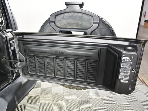Used 2021 Jeep Wrangler Unlimited Sport AWD/4WD image 47