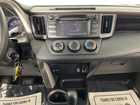 Used 2017 Toyota RAV4 LE FWD image 21