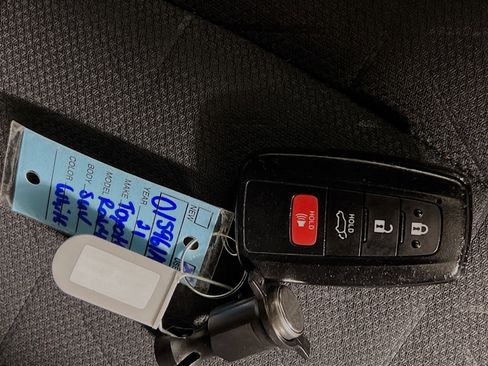 Used 2021 Toyota RAV4 XLE w/ Convenience Package image 36