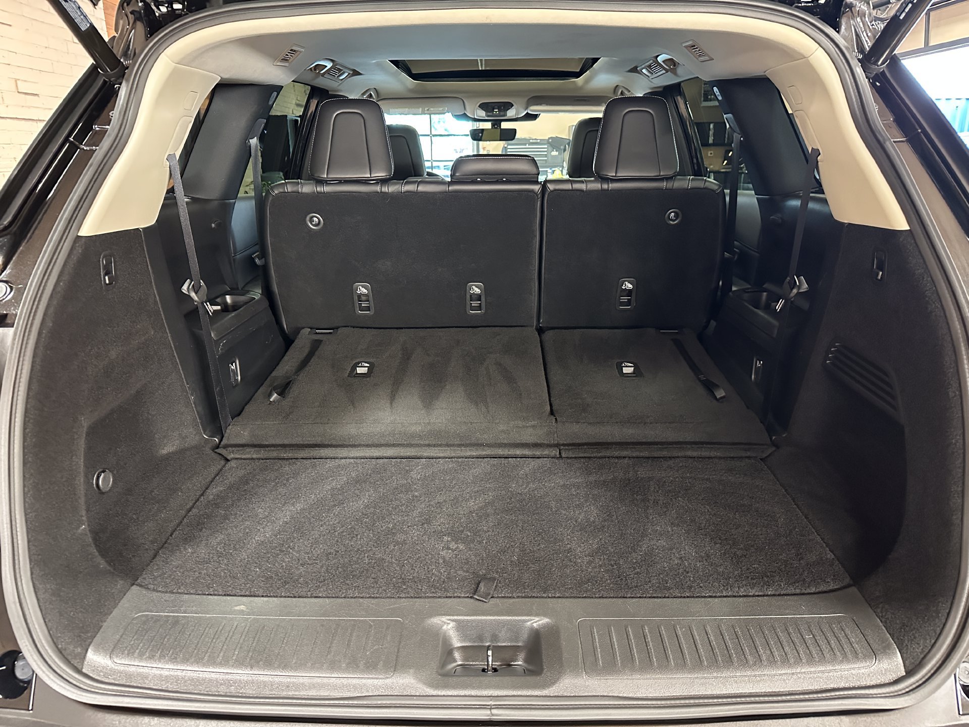 Used 2024 INFINITI QX60 Luxe AWD/4WD image 21