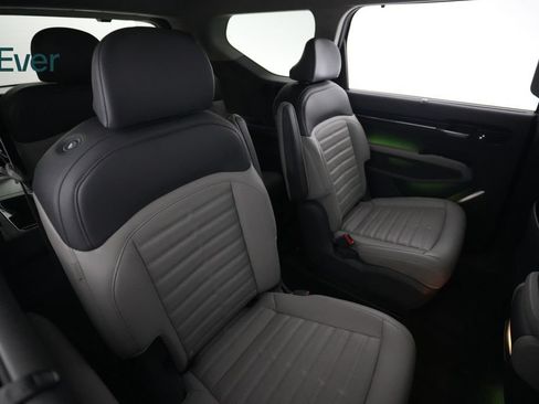 Used 2024 Kia EV9 Land AWD/4WD image 5