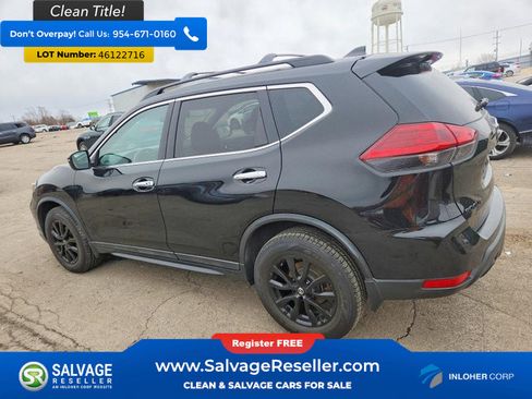 Used 2018 Nissan Rogue SV image 3