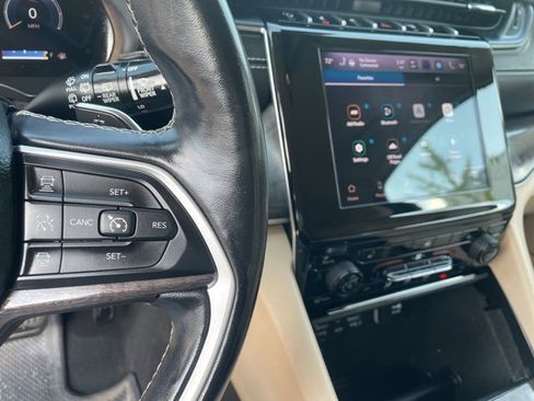 Used 2021 Jeep Grand Cherokee L Limited image 18