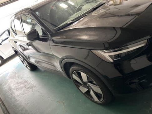 Used 2023 Volvo XC40 Recharge Ultimate w/ Protection Package Premier AWD/4WD image 9