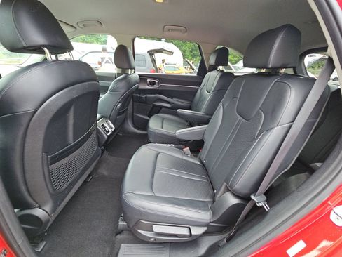 Used 2021 Kia Sorento S FWD image 13