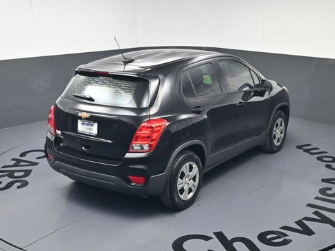 Used 2018 Chevrolet Trax LS image 33
