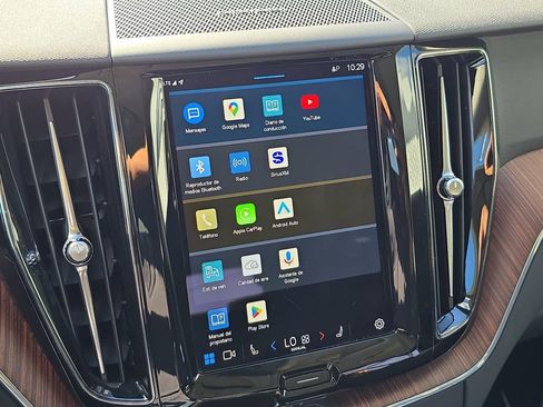 Certified 2023 Volvo XC60 B5 Plus image 24