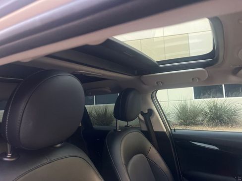 Used 2019 MINI Cooper 4-Door Hardtop image 22