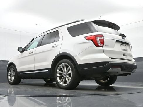Used 2019 Ford Explorer XLT w/ Equipment Group 202A FWD image 14