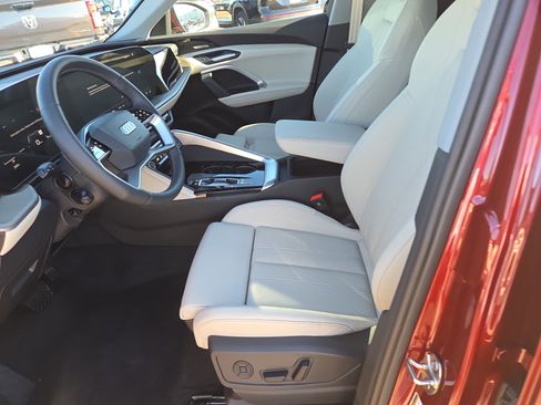 Used 2025 Audi Q5 Premium Plus w/ Premium Plus image 5