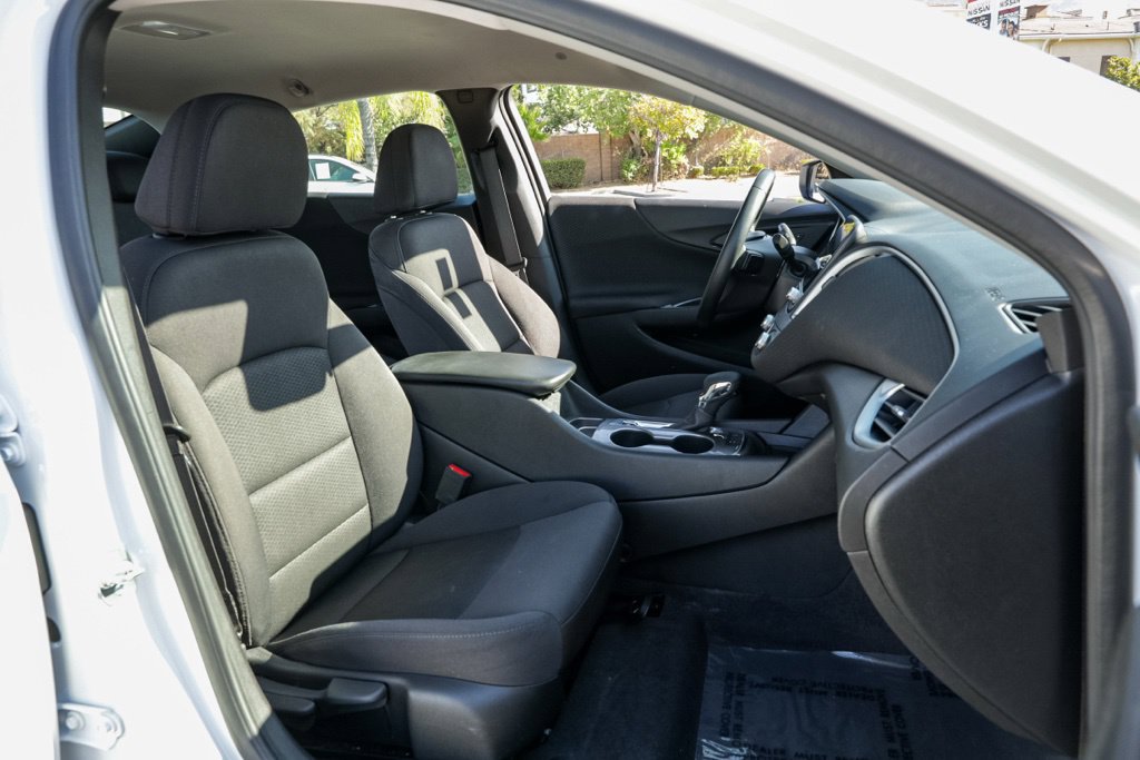 Used 2025 Chevrolet Malibu RS FWD image 20