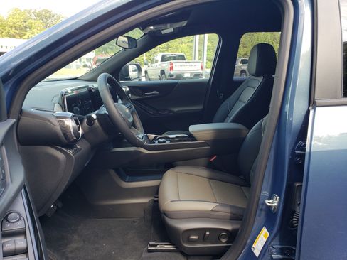 New 2026 Chevrolet Equinox LT w/ Convenience Package II image 31