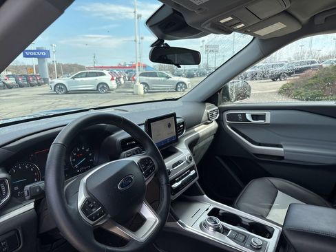 Used 2024 Ford Explorer XLT w/ Equipment Group 202A image 15