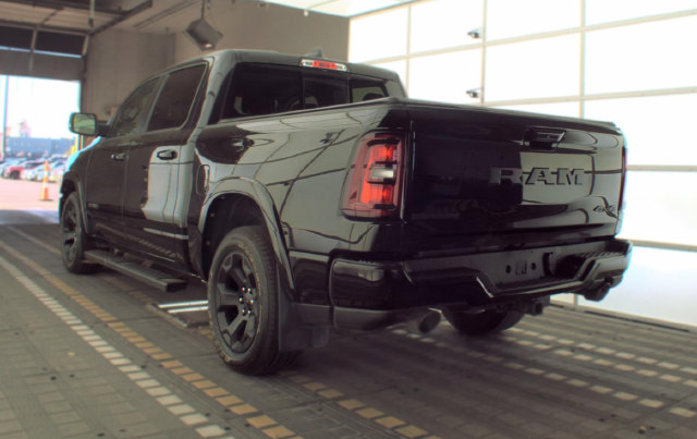 Used 2025 RAM 1500 Big Horn AWD/4WD image 4