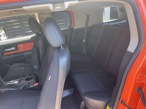 Used 2013 Toyota FJ Cruiser 4WD w/ Upgrade Pkg image 21