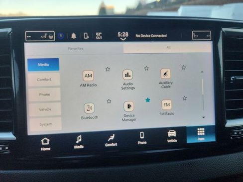 Used 2024 Chrysler Pacifica Touring-L image 24