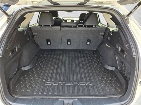 Used 2025 Subaru Outback Onyx Edition AWD/4WD image 6