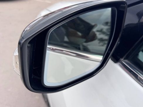 Used 2017 Nissan Maxima Platinum FWD image 17