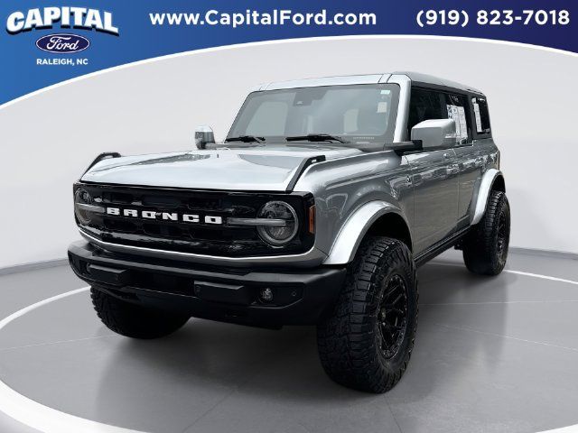Used 2023 Ford Bronco Outer Banks AWD/4WD image 1