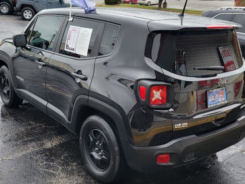 Used 2019 Jeep Renegade Sport image 24