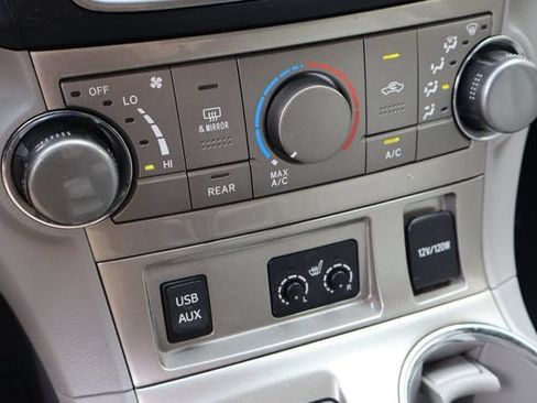Used 2013 Toyota Highlander SE AWD/4WD image 24