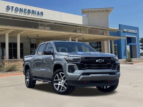 Used 2023 Chevrolet Colorado Z71 w/ Advanced Trailering Package AWD/4WD image 4