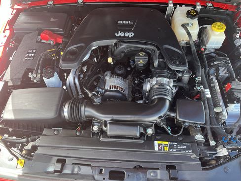 Used 2020 Jeep Gladiator Overland w/ Uconnect 4C Nav & Sound Group AWD/4WD image 12