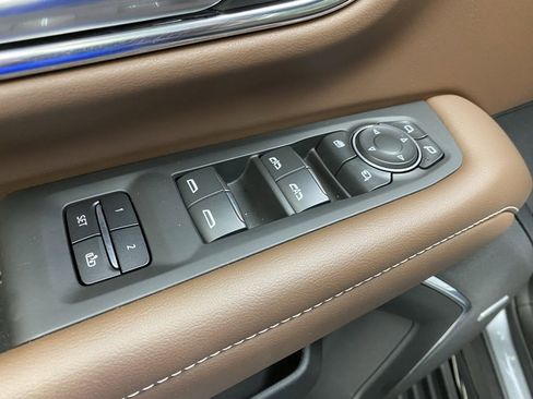 Used 2022 Chevrolet Tahoe High Country image 34