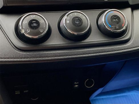 Used 2017 Toyota RAV4 LE image 19